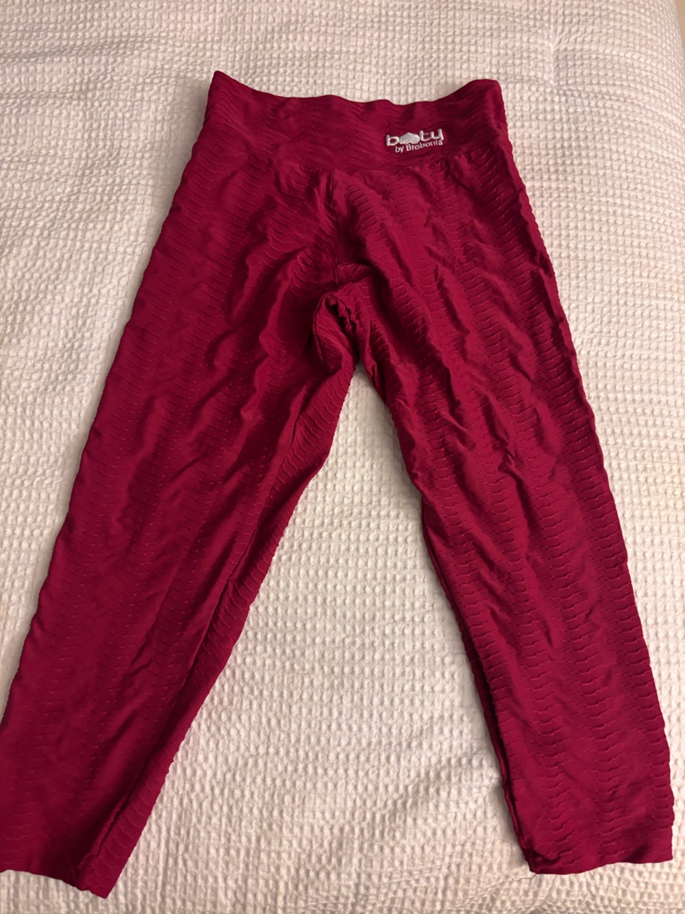 Booty by Brabants Textured Leggings in Raspberry